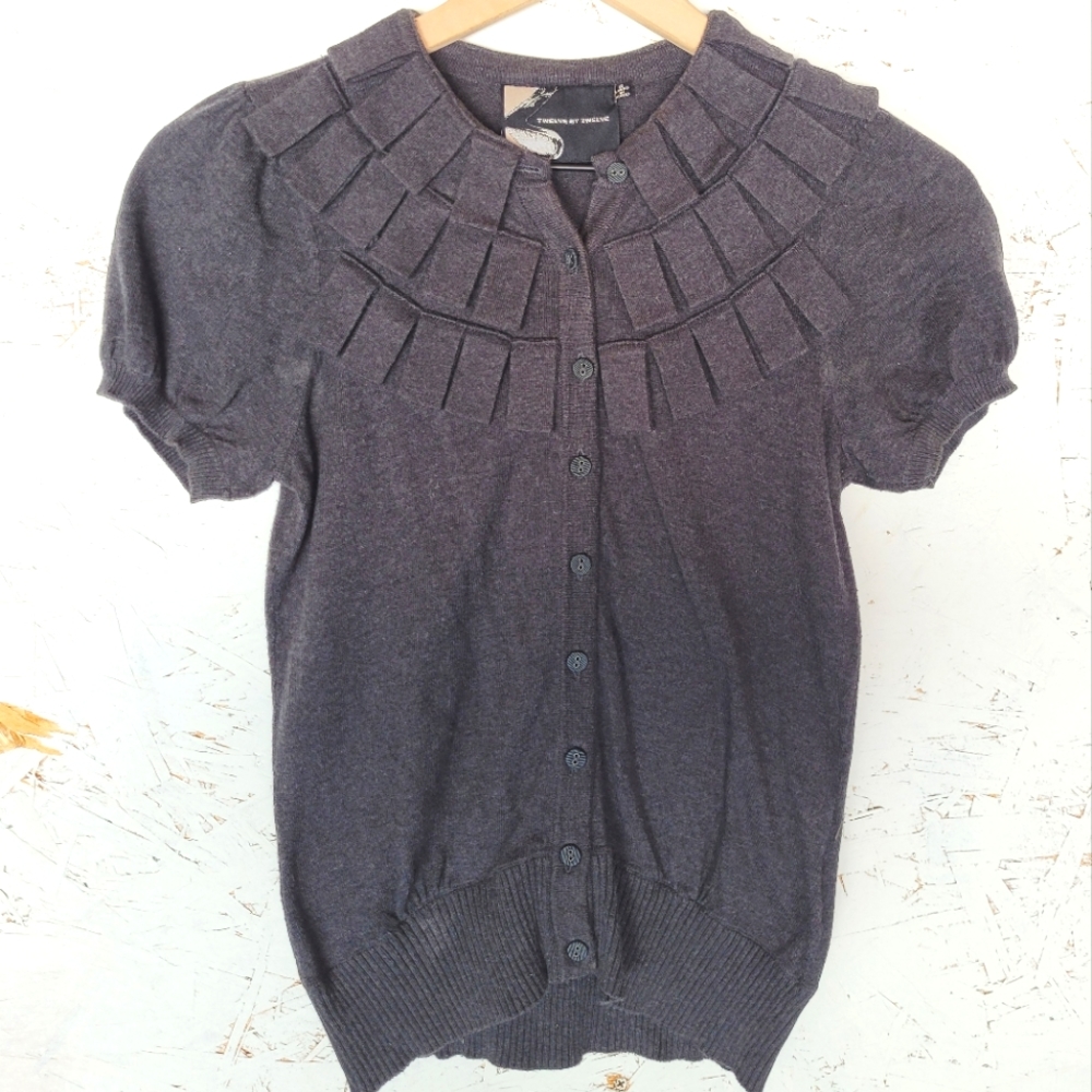Women's gray lion collar blouse size small